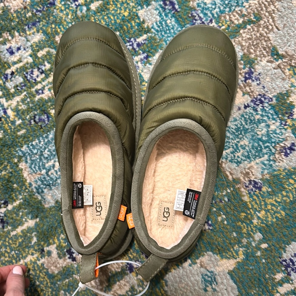 Worn twice! Super comfy! Retail $110